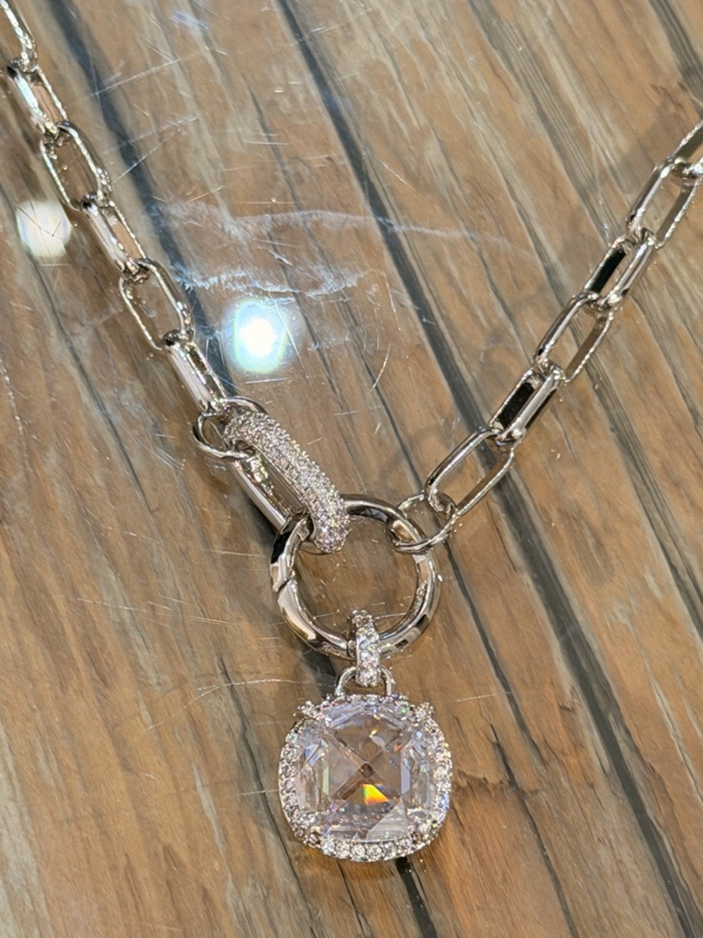 Bomb Party NWOT! Gold Crystal Toggle Pendant Necklace - Picture 2 of 9